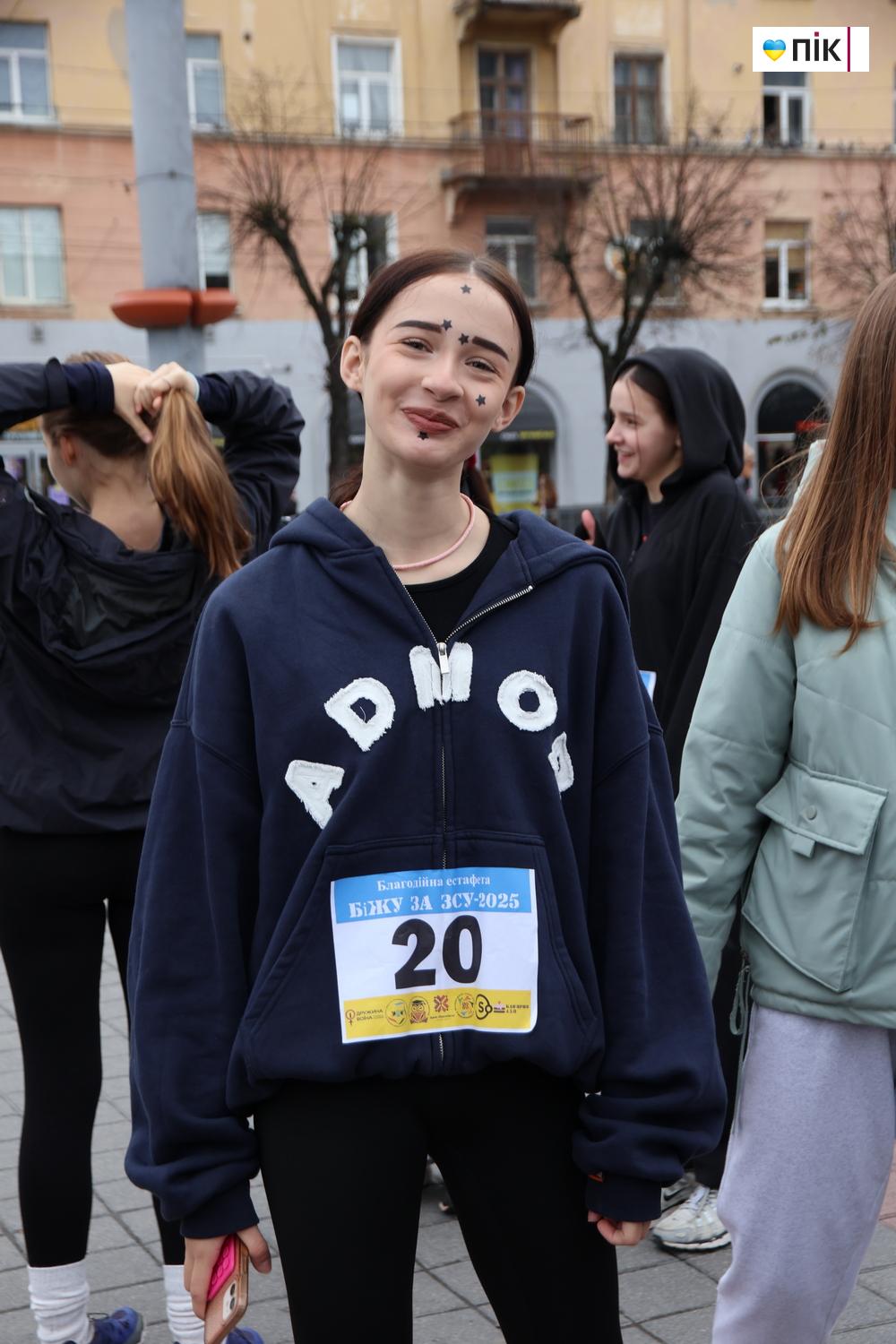 Люди Прикарпаття: на благодійній естафеті "Біжу за ЗСУ" (ФОТО) 26 IMG 0022 resize