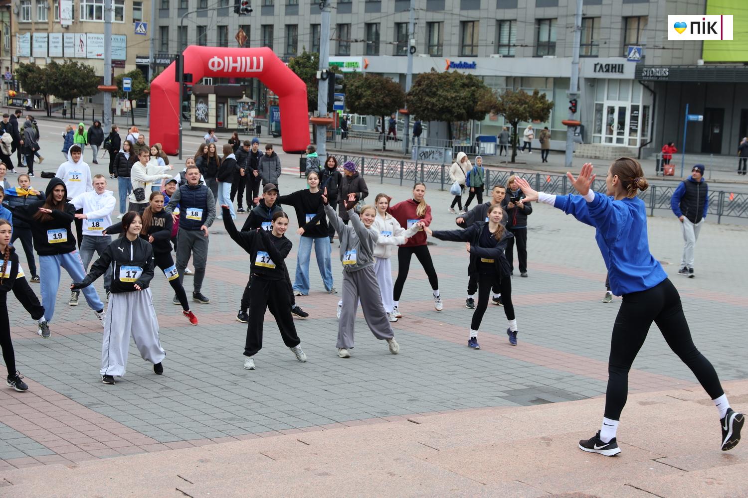 Люди Прикарпаття: на благодійній естафеті "Біжу за ЗСУ" (ФОТО) 18 IMG 0038 resize