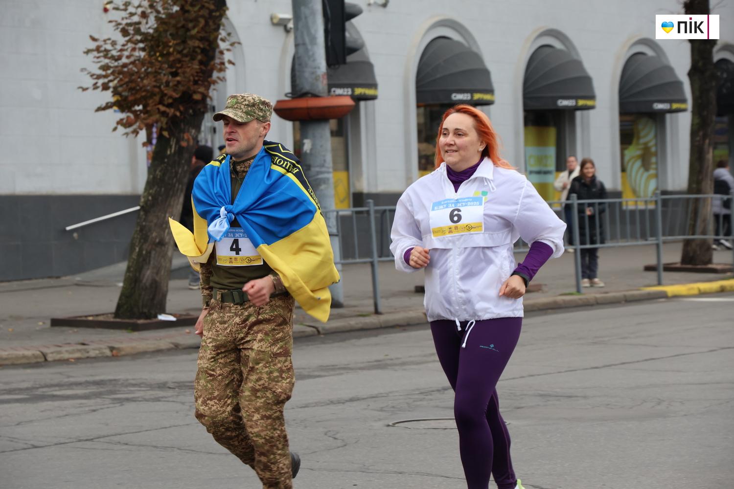 Люди Прикарпаття: на благодійній естафеті "Біжу за ЗСУ" (ФОТО) 3 IMG 0050 resize