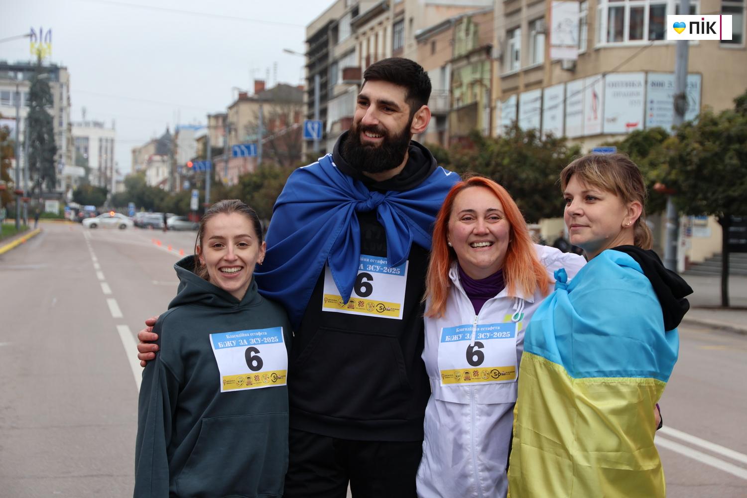 Люди Прикарпаття: на благодійній естафеті "Біжу за ЗСУ" (ФОТО) 2 IMG 0051 resize