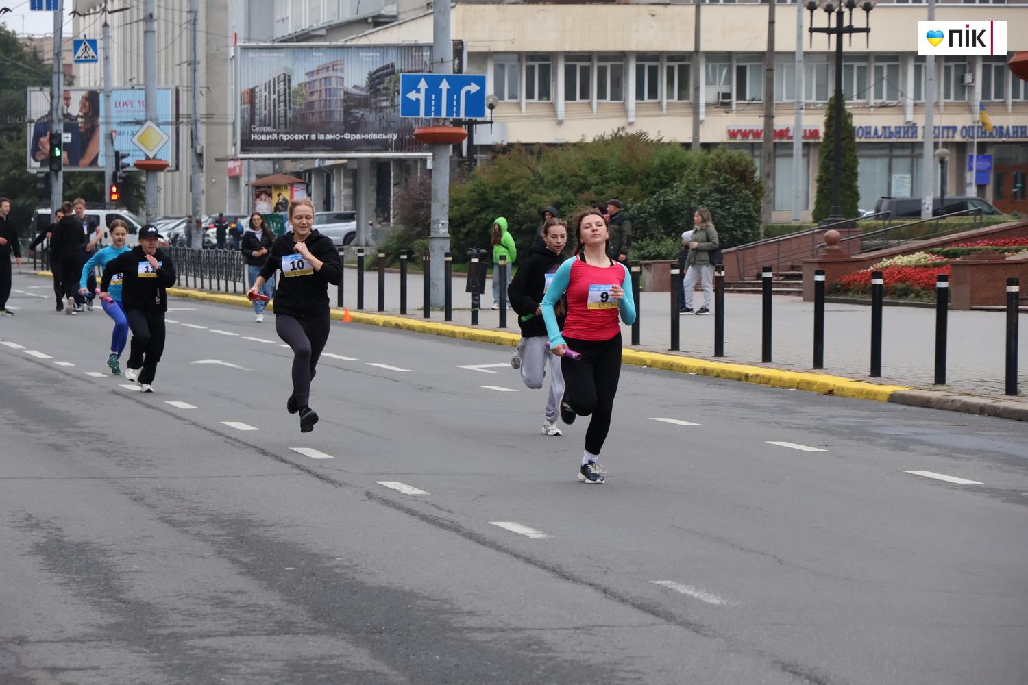 Люди Прикарпаття: на благодійній естафеті "Біжу за ЗСУ" (ФОТО) 6 IMG 0055 resize