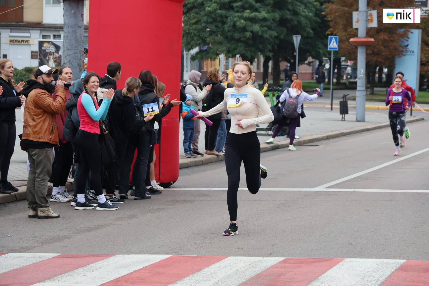 Люди Прикарпаття: на благодійній естафеті "Біжу за ЗСУ" (ФОТО) 7 IMG 0057 resize