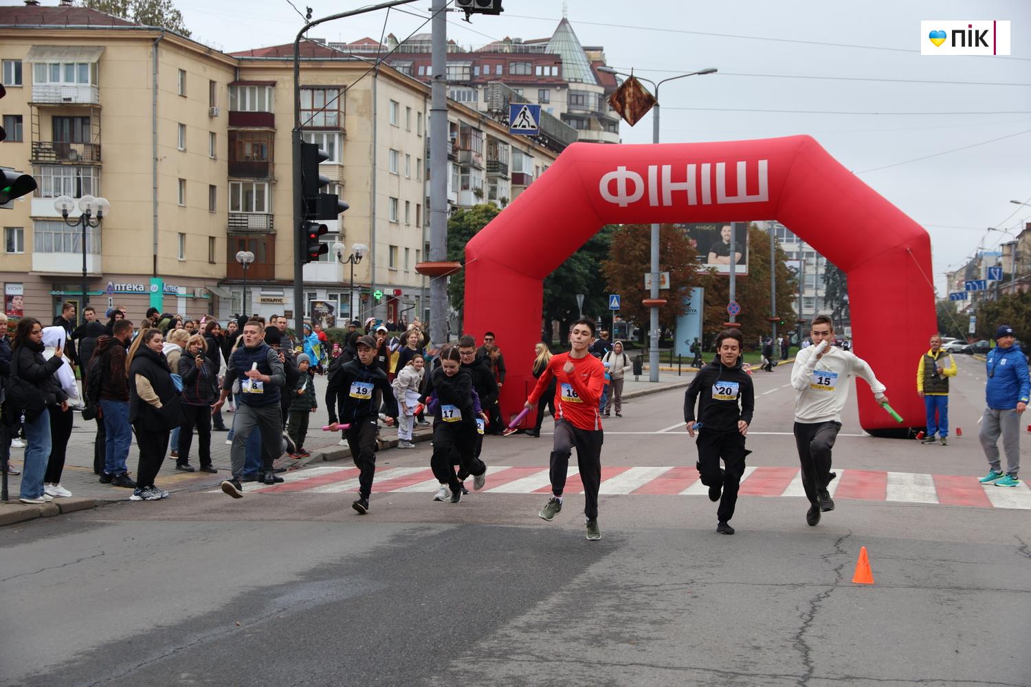 Люди Прикарпаття: на благодійній естафеті "Біжу за ЗСУ" (ФОТО) 8 IMG 0061 resize