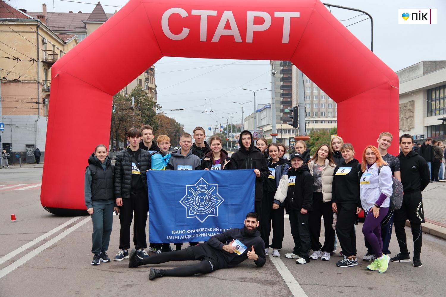 Люди Прикарпаття: на благодійній естафеті "Біжу за ЗСУ" (ФОТО) 10 IMG 0065 resize