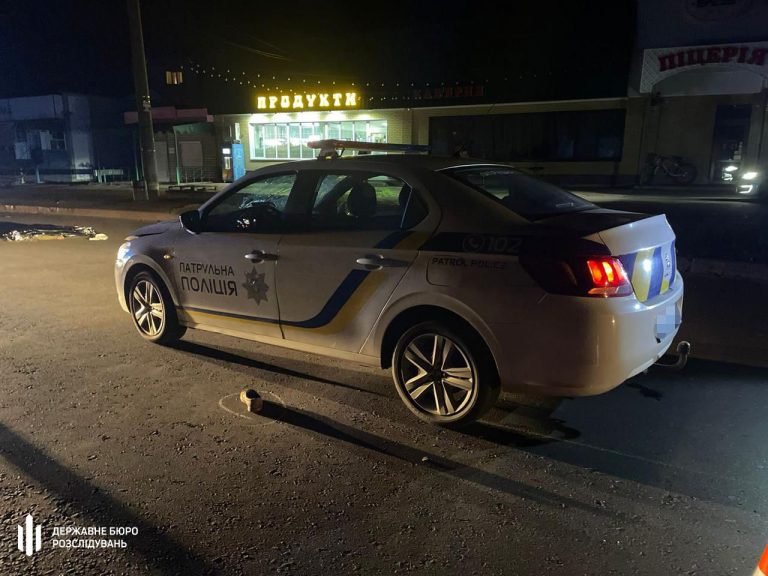У Чернігові патрульний автомобіль на смерть збив військовослужбовця (ФОТО) 6 dbr rozslidue smertelnu dtp u chernigovi za uchastyu policejskogo 2