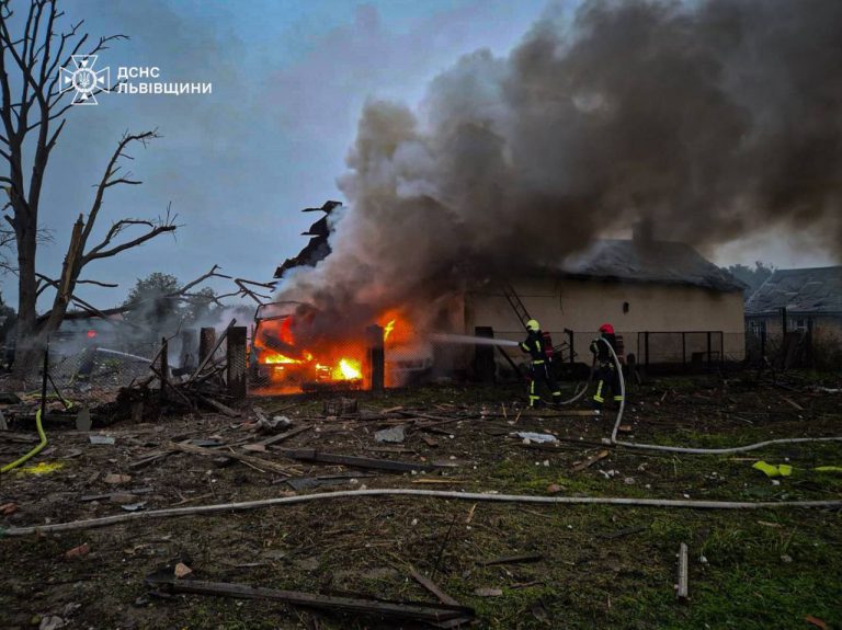 Атака по заходу України: ворог запустив 140 "шахедів" та 23 крилаті ракети 1 photo 2025 10 05 10 35 31