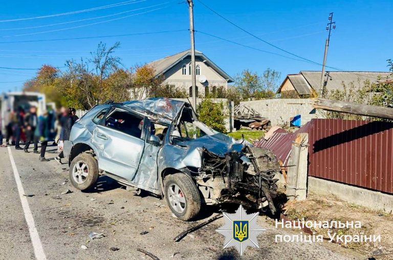 На Прикарпатті внаслідок ДТП загинули двоє пасажирів: перші подробиці (ФОТО) 11 photo 2025 10 21 16 05 26
