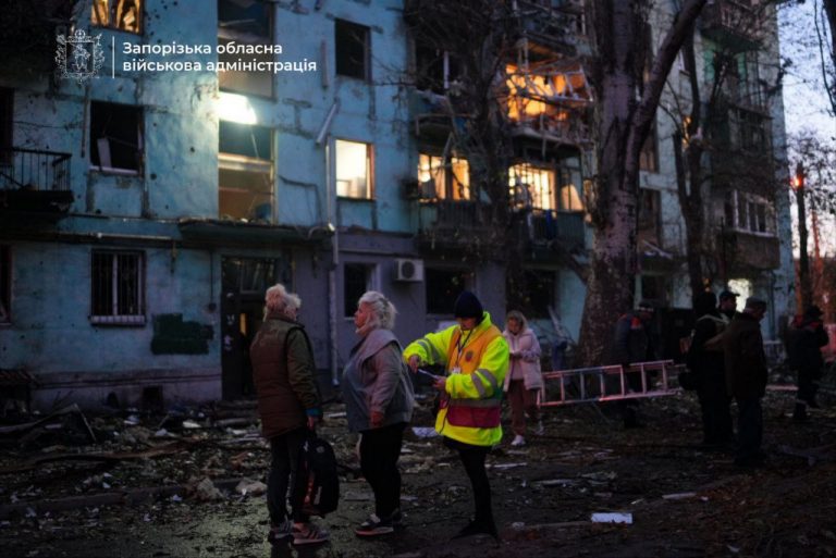 росіяни атакували Запоріжжя: постраждали 13 людей (ФОТО) 2 photo 2025 10 22 07 28 00