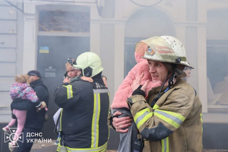 Окупанти завдали удару по дитячому садочку в Харкові (ФОТО) 8 photo 5458885991810071287 y 1