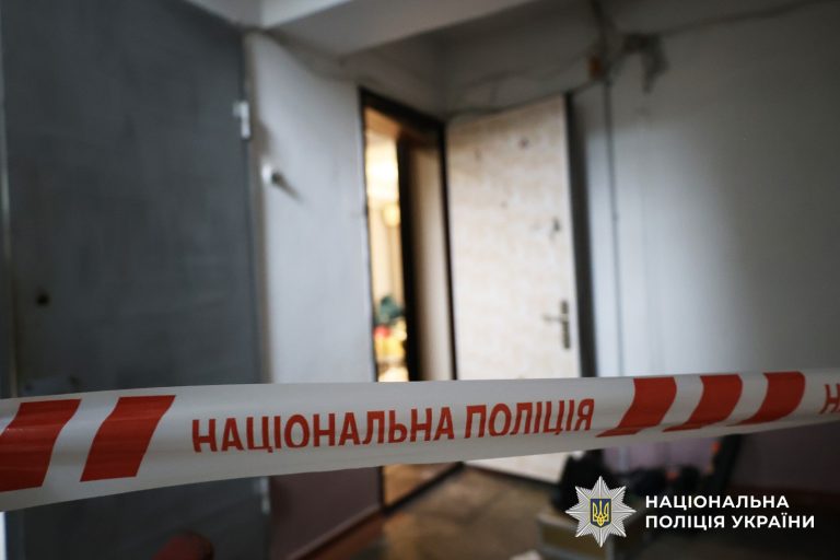 У Миколаєві померли двоє маленьких дітей, яких без нагляду залишила мати (ФОТО) 4 v3 adc8a72848349b3954b9b7843c2a4e0f