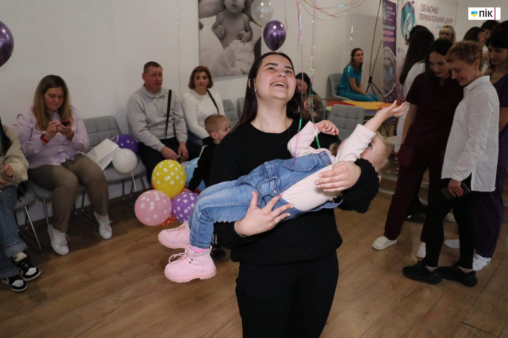 День "поспішайок" відзначили у Франківському обласному перинатальному центрі (ФОТОРЕПОРТАЖ) 23 4596af18 4493 4c74 9e74 d3992e5e9c03