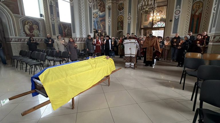"Добрий, відкритий, щирий": у Надвірній попрощалися із 31-річним бійцем (ФОТО) 5 579006417 1299314792021047 5833964966614568166 n