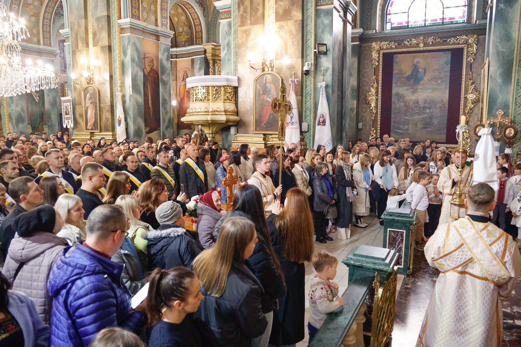 У Франківську привітали Митрополита Володимира з Днем народження (ФОТО) 7 579107795 854987646866108 2798455010000449924 n