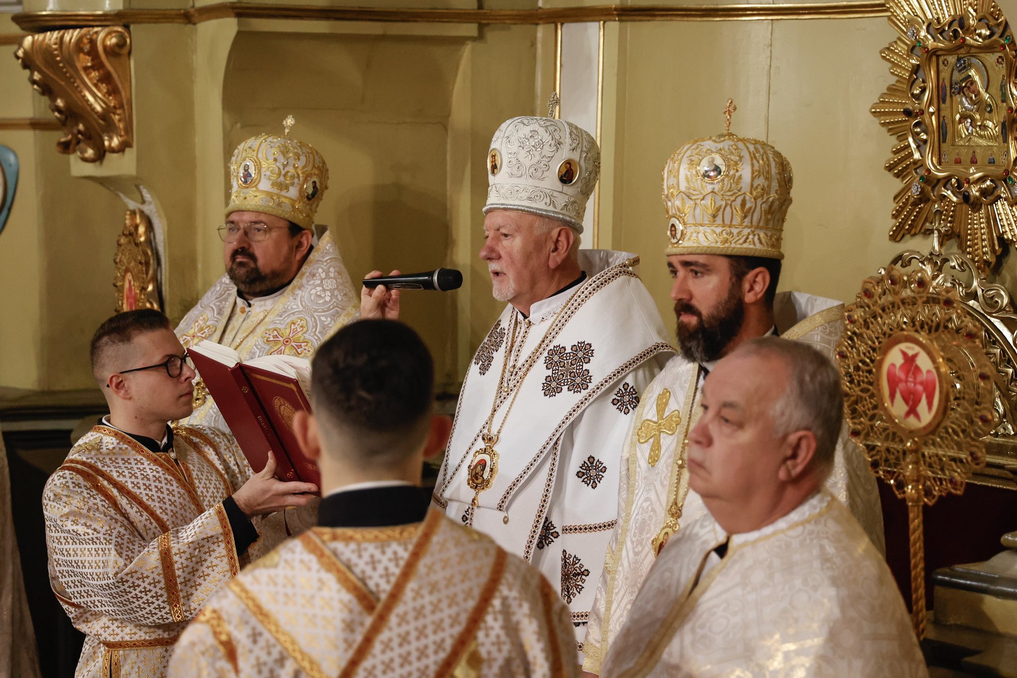 У Франківську привітали Митрополита Володимира з Днем народження (ФОТО) 9 579204375 854987453532794 2330232228511882608 n