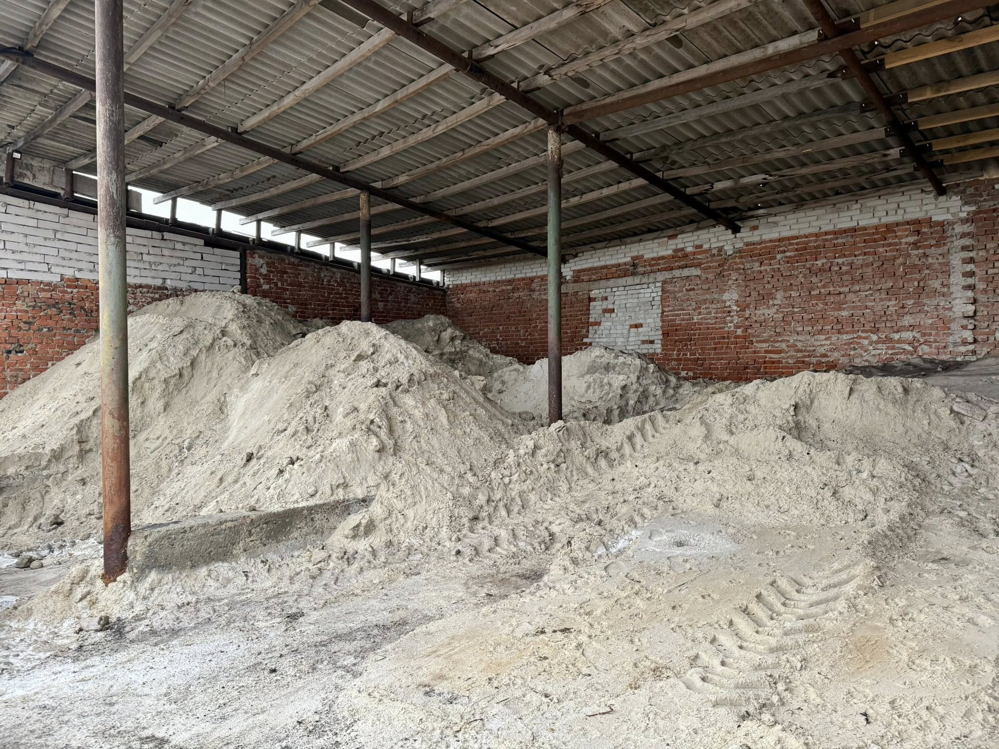 У Калуші виділили 2,4 млн грн на купівлю трьох нових тракторів для прибирання снігу 2 579861170 873027775248724 480385521636567921 n