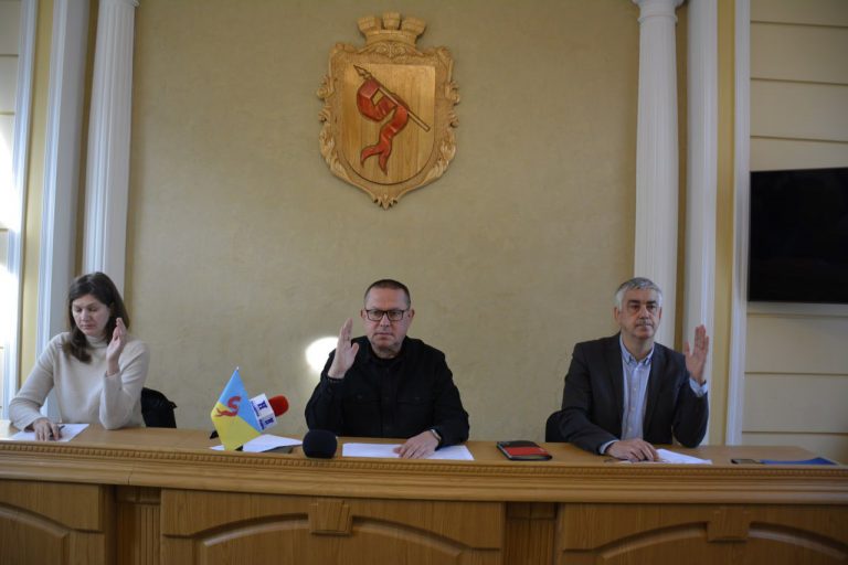Укриття, освітлення і сонячні станції: як Надвірна модернізує ЖКГ у воєнний час 1 581933863 1305280391424487 702097596119858414 n