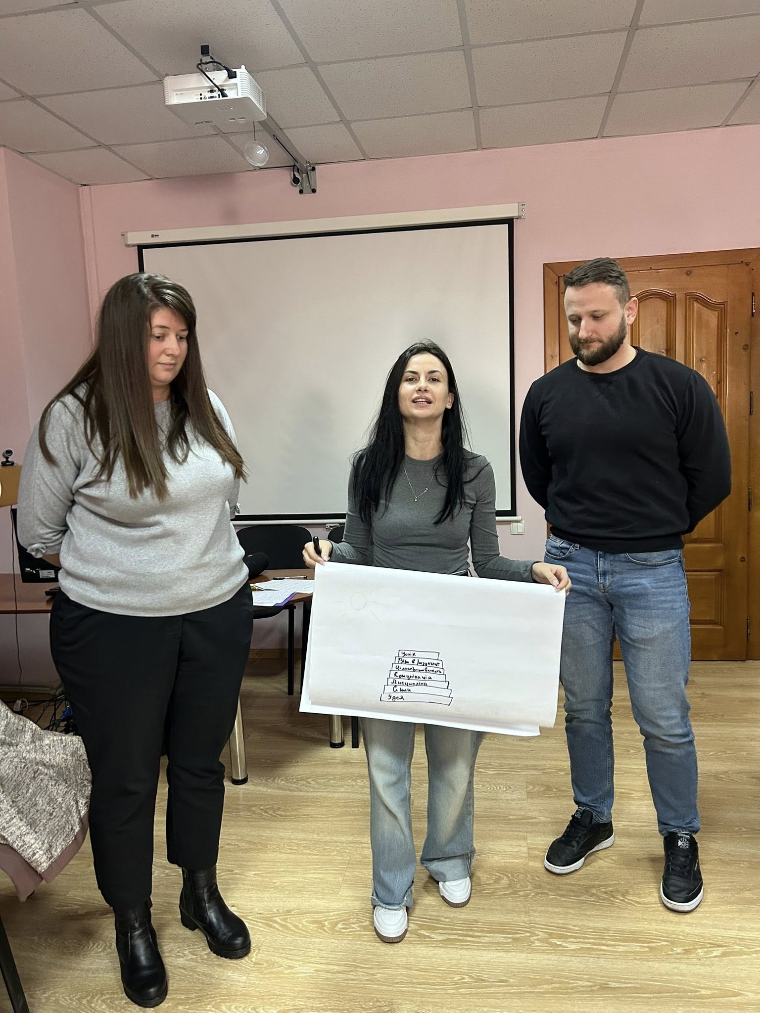 Новий набір і великі амбіції: у Франківську стартували безкоштовні курси "Успіх у бізнесі" (ФОТО) 8 584437730 25337857852517248 4772308162054644366 n