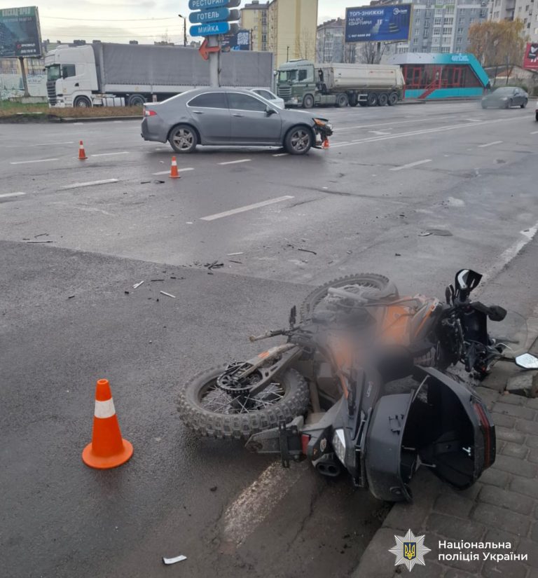 ДТП трапилася в Івано-Франківську (ФОТО) 6 584884838 847495447924686 8568759454710561656 n
