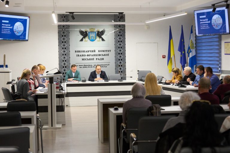 Ніхто не застрахований від обставин: у Франківську посилили роботу над безбар'єрністю