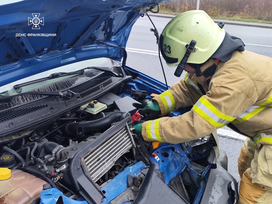 У Ямниці зіткнулися два автомобілі: травмовані жінка та дитина (ФОТО)
