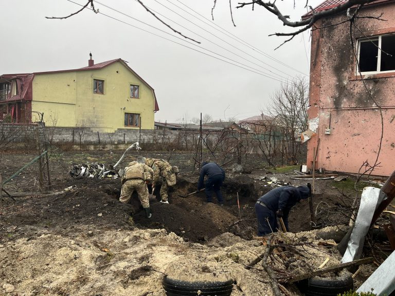 18 прикарпатців отримали компенсації за пошкоджене від обстрілів житло 9 На Франківщині оглянули будинки, які постраждали від російського обстрілу 19 листопада (ФОТО)