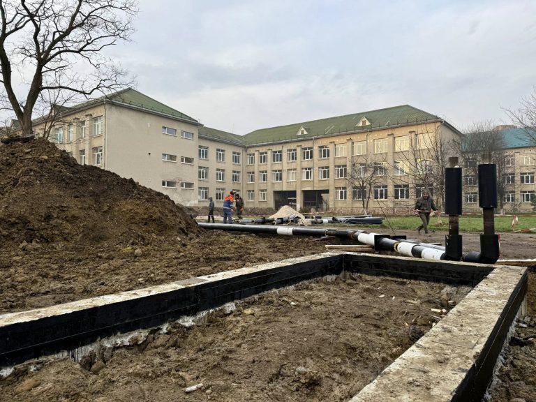 У Калуському ліцеї облаштовують модульну газову котельню (ФОТО) 1 588585120 883777217507113 7171011075956028508 n