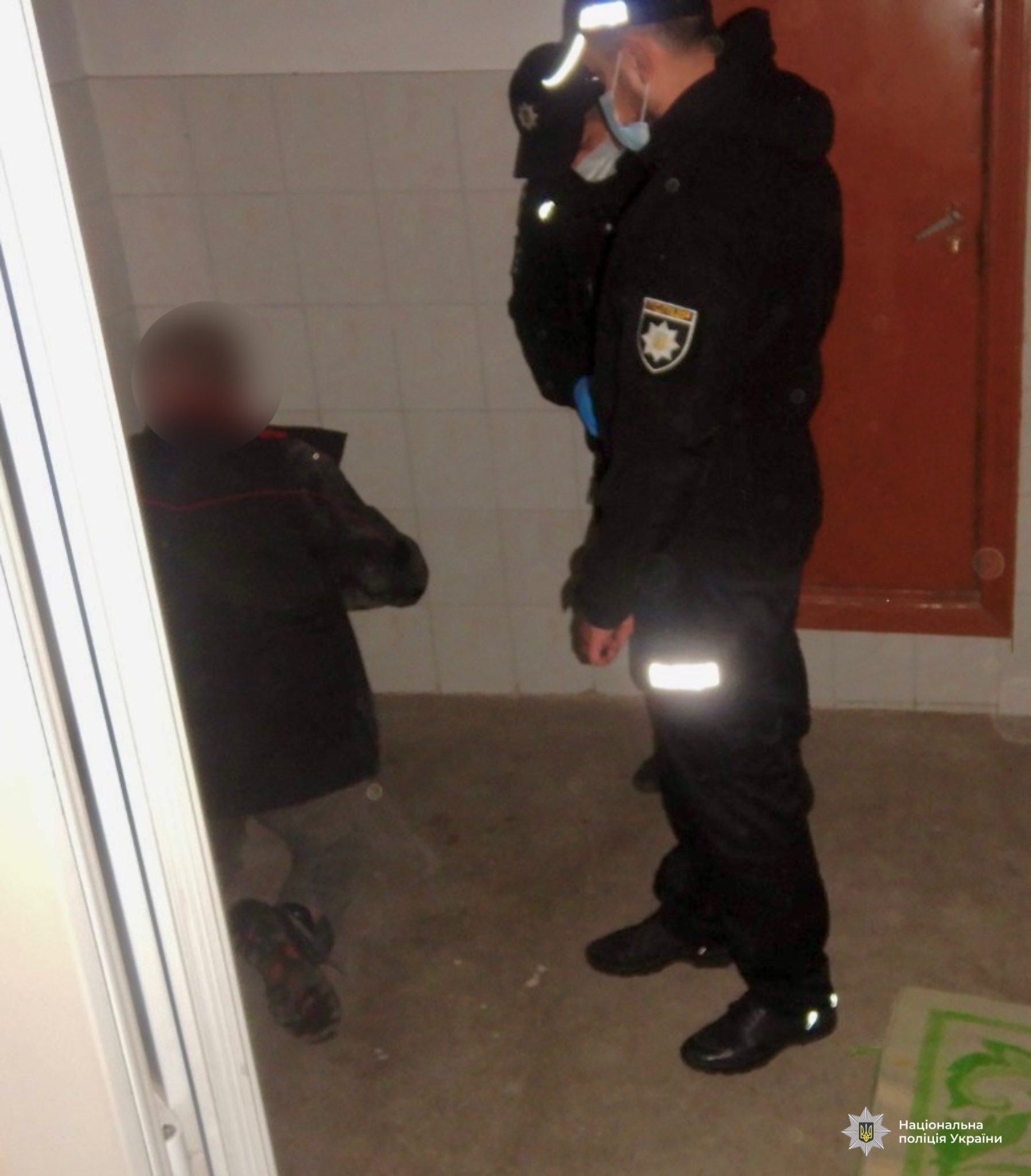 На Франківщині чоловік вчинив стрілянину в лікарні (ФОТО) 3 588617459 852619227412308 5467889171796168824 n