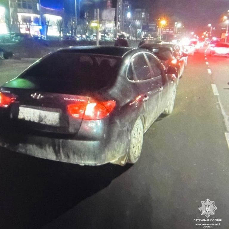 У Франківську сталася потрійна ДТП: водій був нетверезий (ФОТО) 4 588886588 1306505391517069 6218804580218020208 n