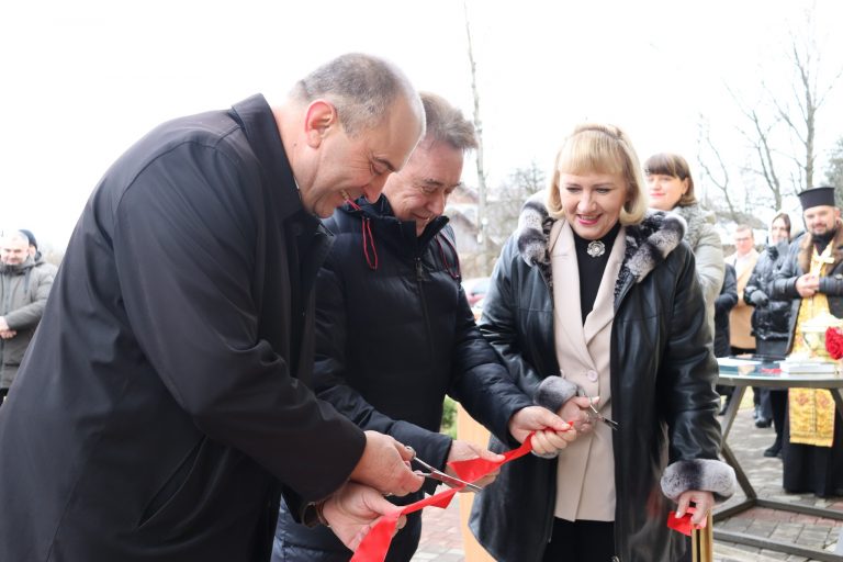 У Долині відкрили одразу два вищих навчальних заклади (ФОТО) 12 590234444 1267483908731749 5766390934006676649 n