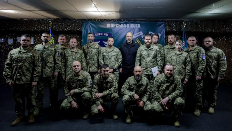 Денис Шмигаль перевірив оборону Херсонщини і нагородив бійців (ФОТО)