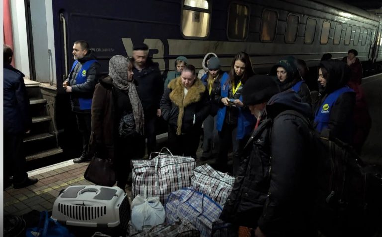 Сім мешканців Донбасу евакуювали до Бурштинської громади (ФОТО)