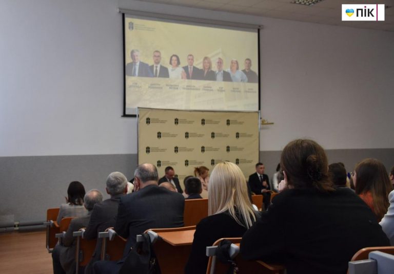 Карпатський університет оголосив про масштабний розвиток дуальної освіти (ФОТО) 4 Карпатський університет представив нову ректорку та оголосив про масштабний розвиток дуальної освіти (ФОТО)