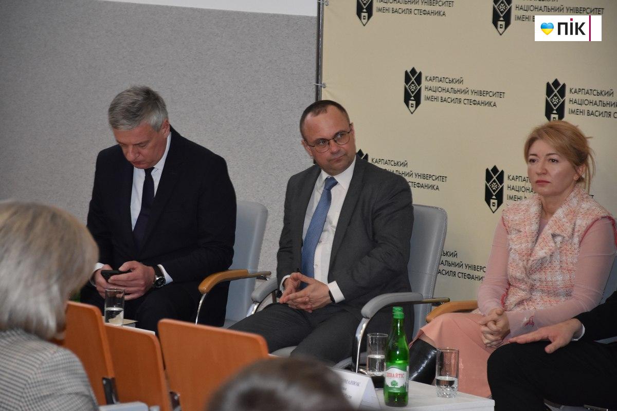 Карпатський університет оголосив про масштабний розвиток дуальної освіти (ФОТО) 17 64d5cc4a ac6c 4511 81d2 0d72219b3a59