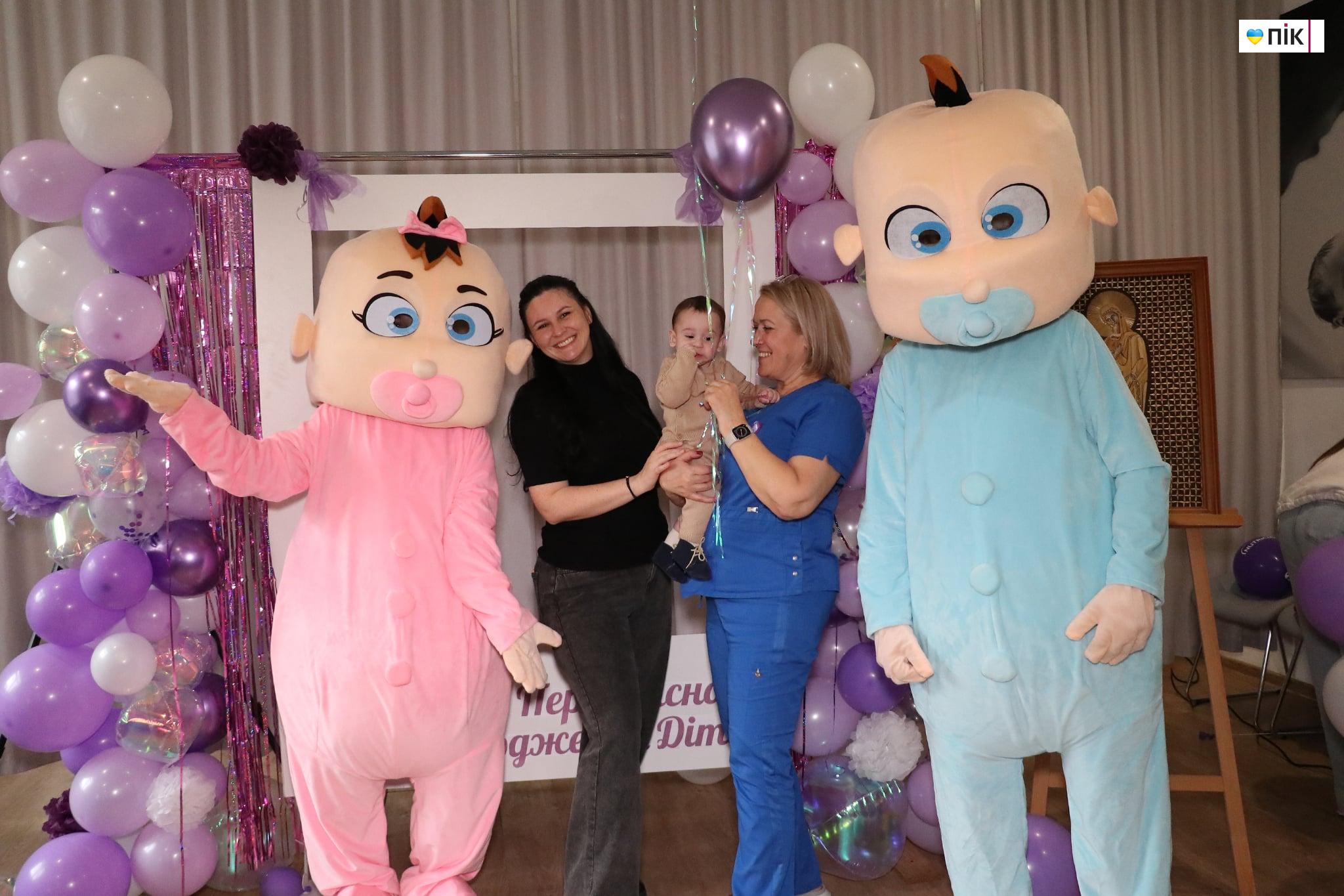 День "поспішайок" відзначили у Франківському обласному перинатальному центрі (ФОТОРЕПОРТАЖ) 19 658597e7 1f38 414e 8df3 baa59d0e996d