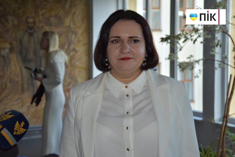 «Жоден ректор не може змінити університет сам»: Валентина Якубів офіційно очолила КНУВС (ФОТО)
