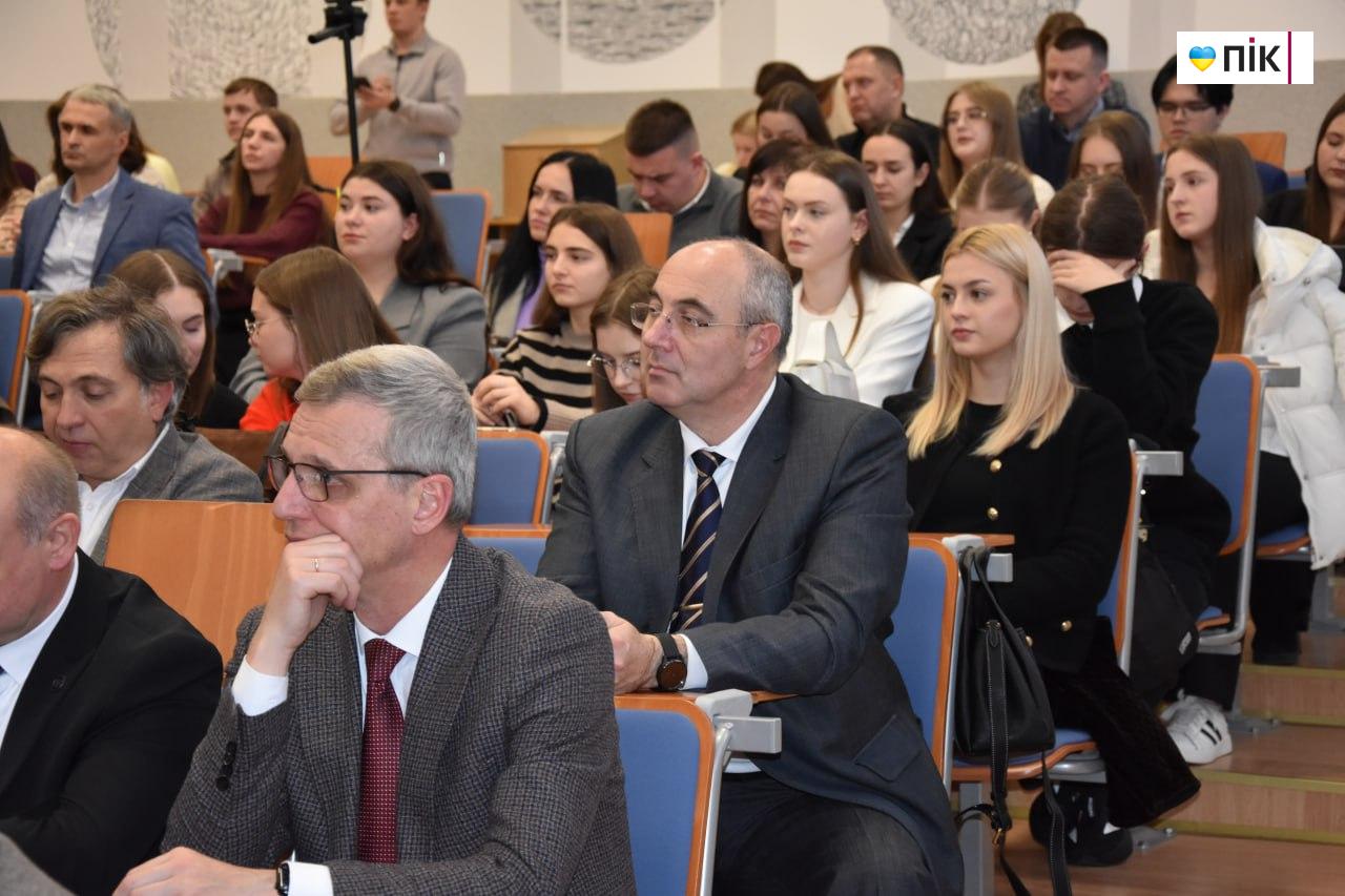 Карпатський університет оголосив про масштабний розвиток дуальної освіти (ФОТО) 19 8beb1388 22ca 449d b9af 1cc725ddfff4