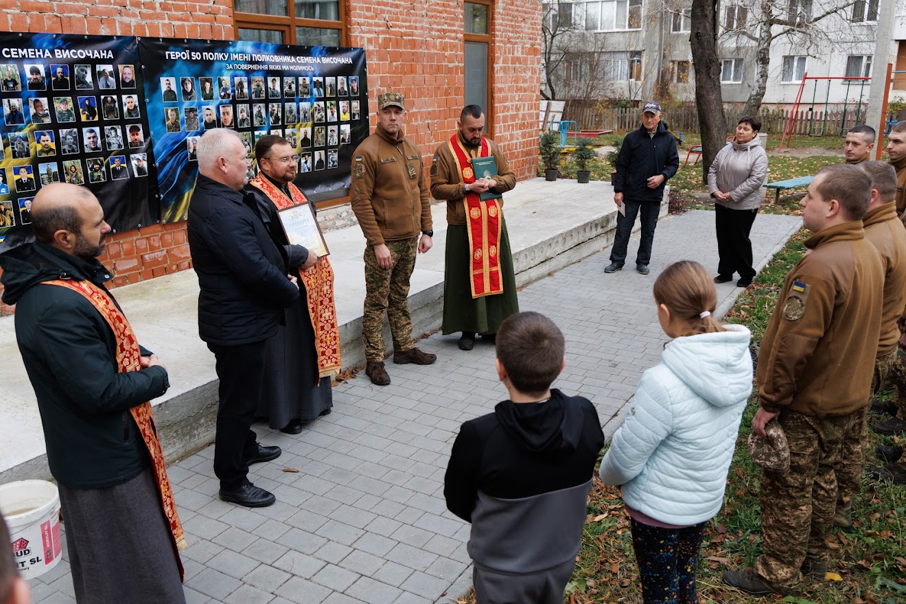 У Франківську висадили "Сад Надії", присвячений полеглимх захисникам (ФОТО) 3 CM4A6767
