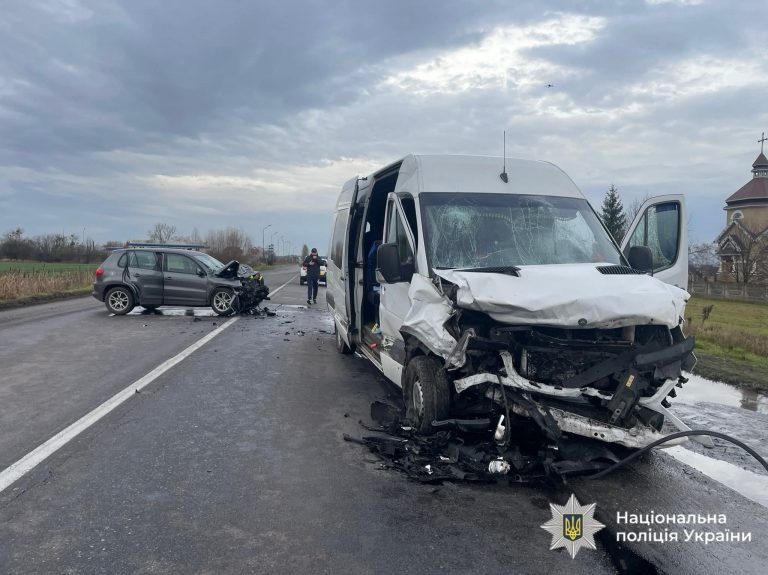 Одна людина загинула, вісім травмовані: подробиці смертельної ДТП на Прикарпатті 4 FB IMG 1763366075972