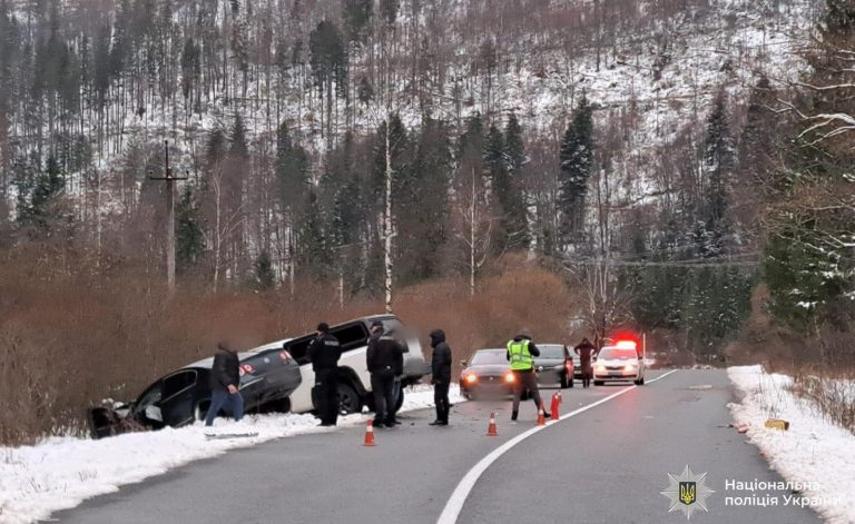 У Вигодській громаді ДТП: два автомобілі зʼїхали в кювет (ФОТО) 10 FB IMG 1763981680428