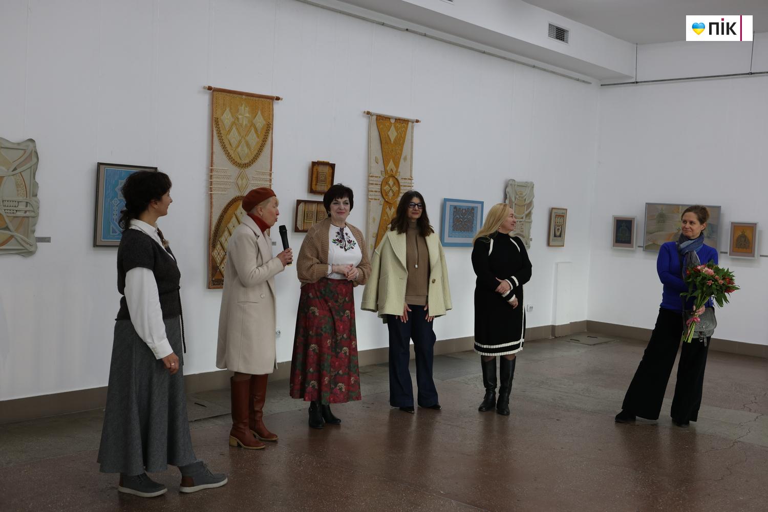 "Обереги землі нашої": у Франківську відкрили ретроспективну виставку Ольги Шулепи (ФОТО) 19 G71A0420 resize