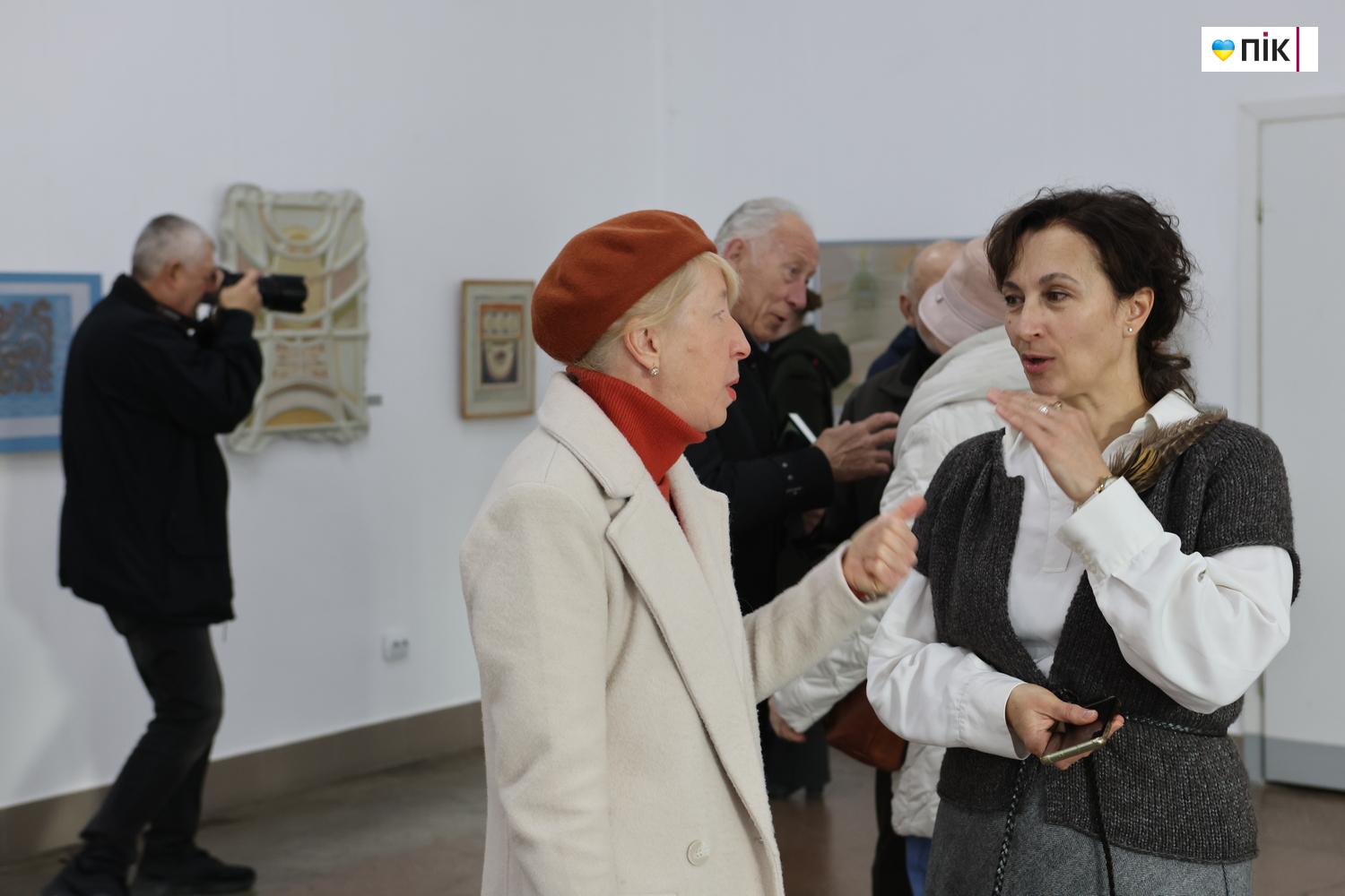 "Обереги землі нашої": у Франківську відкрили ретроспективну виставку Ольги Шулепи (ФОТО) 24 G71A0718 resize