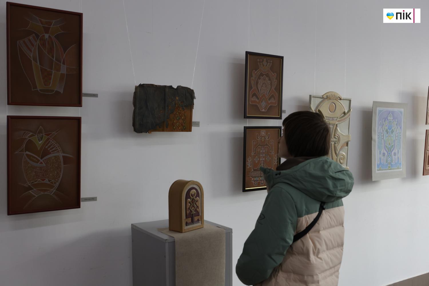 "Обереги землі нашої": у Франківську відкрили ретроспективну виставку Ольги Шулепи (ФОТО) 25 G71A0739 resize