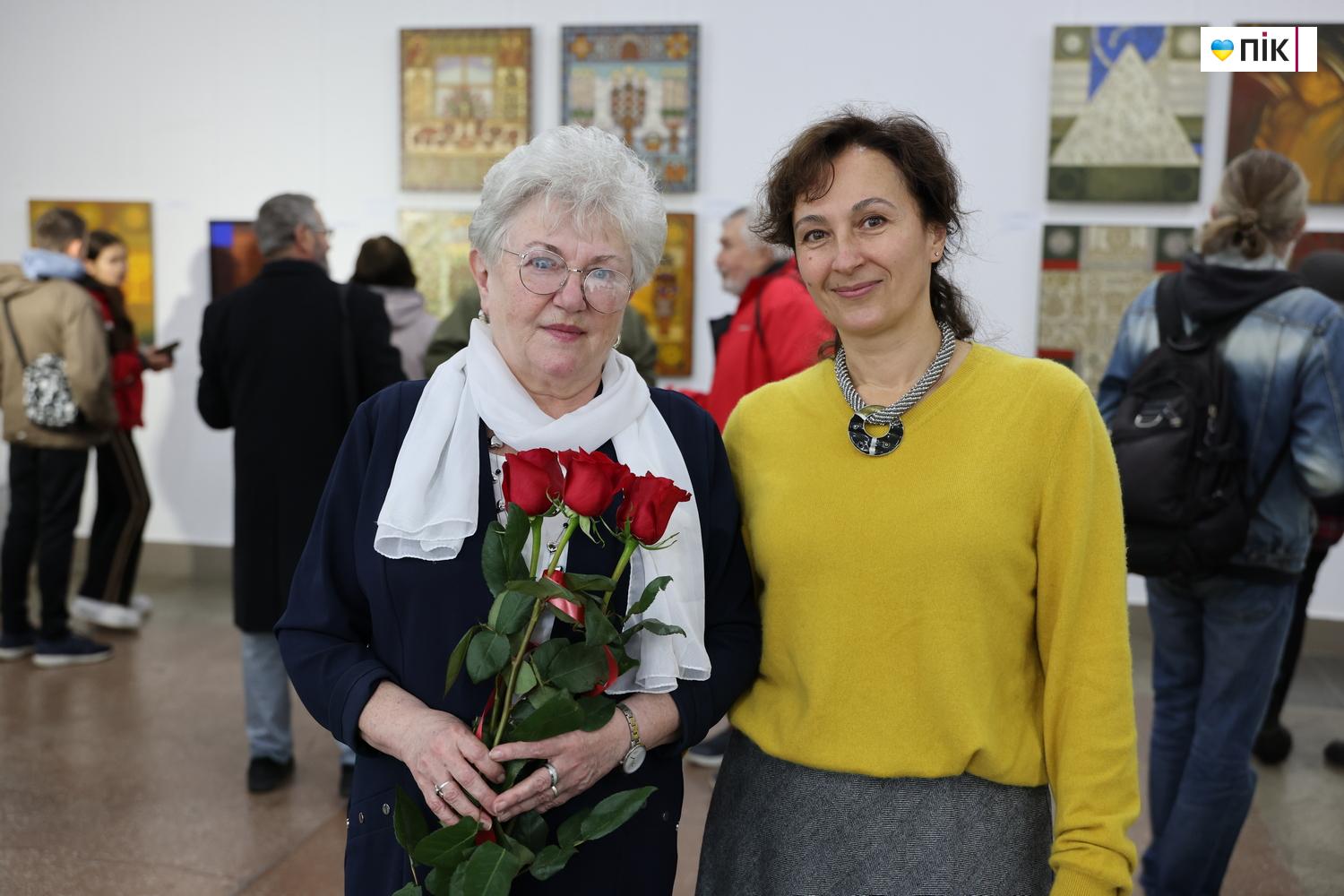 В Івано-Франківську відкрили виставку Любові Лебідь-Коровай «Територія знаку» (ФОТО) 14 G71A7879 resize