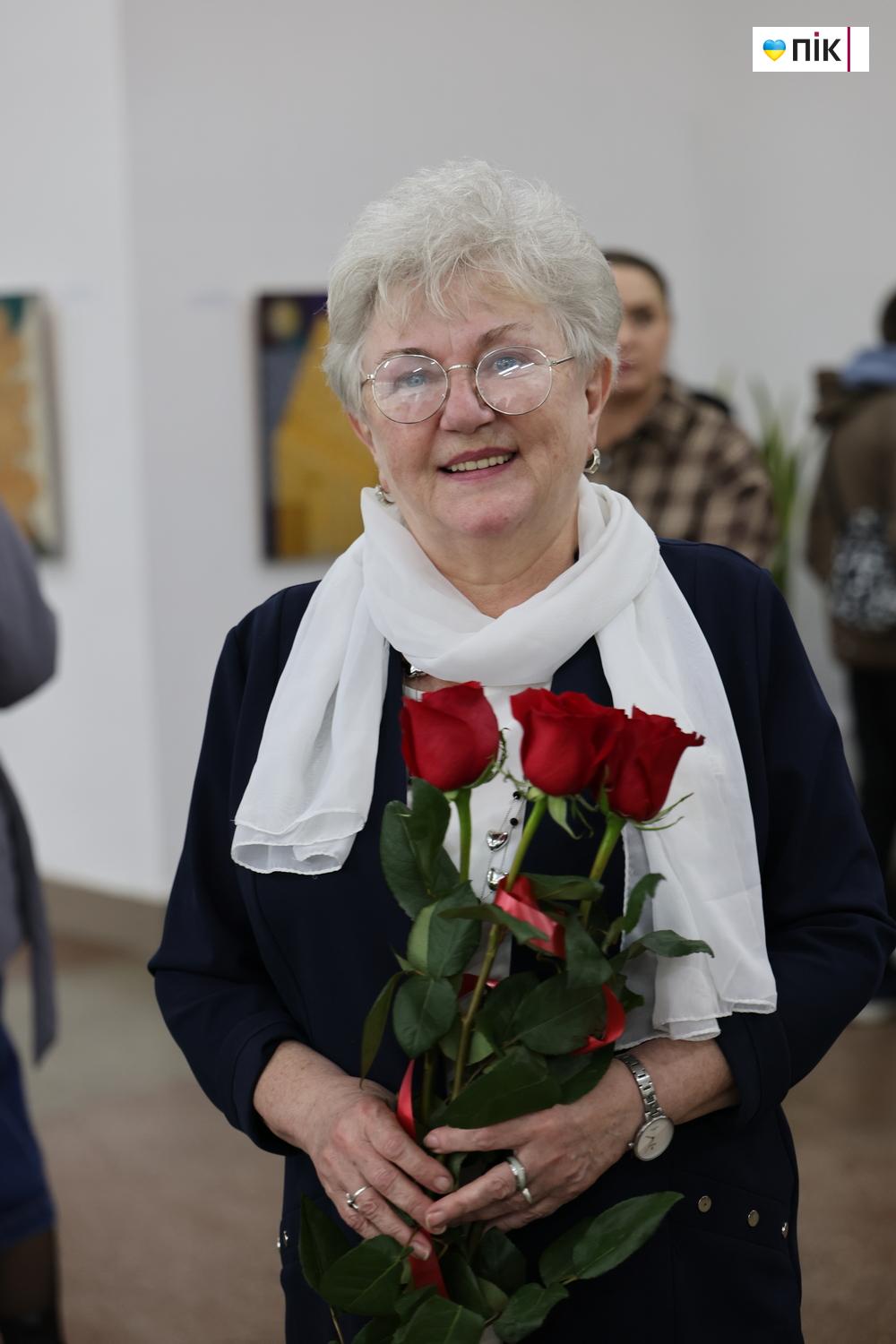 В Івано-Франківську відкрили виставку Любові Лебідь-Коровай «Територія знаку» (ФОТО) 1 G71A7897 resize