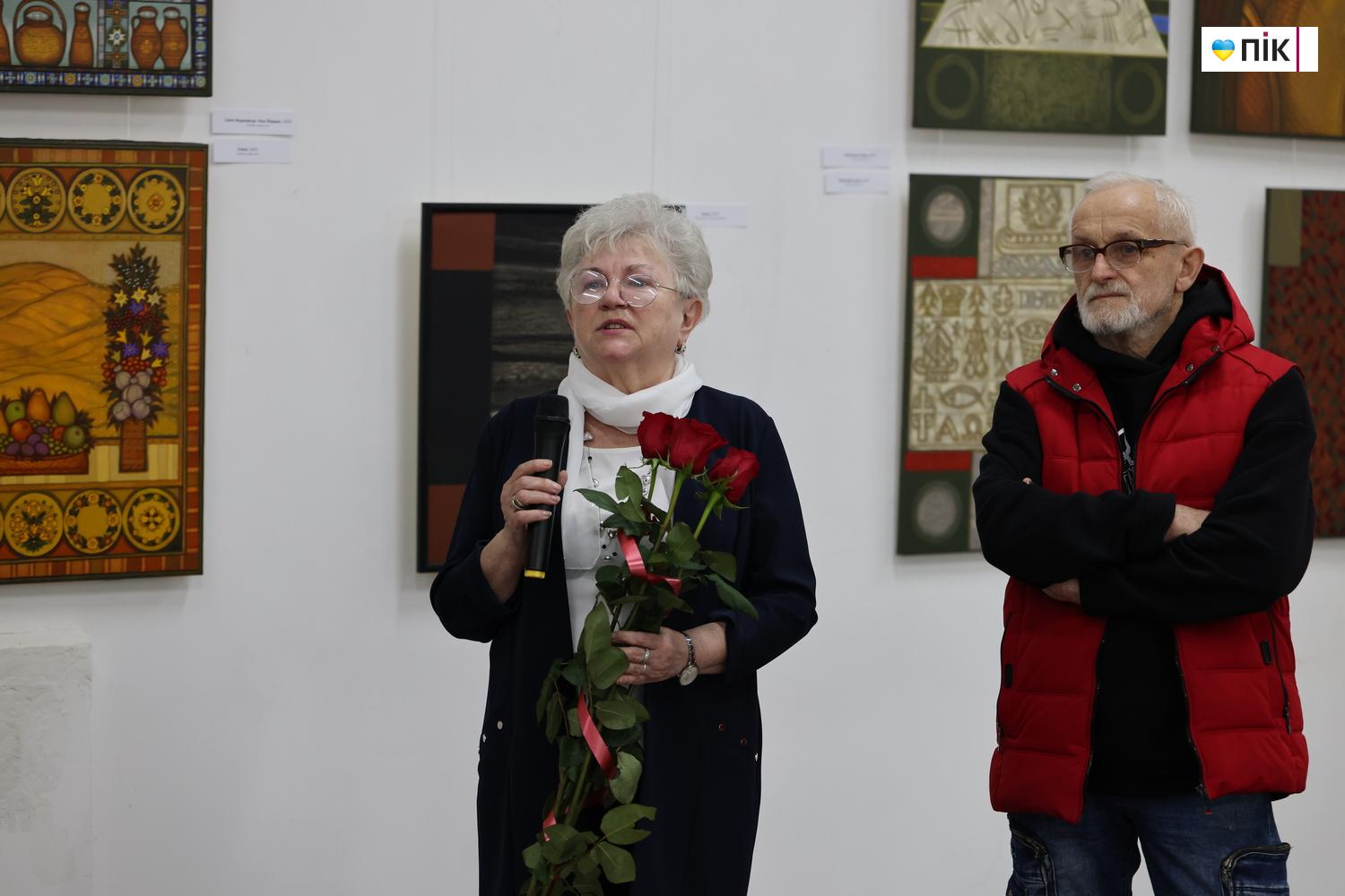 В Івано-Франківську відкрили виставку Любові Лебідь-Коровай «Територія знаку» (ФОТО) 10 G71A8000 resize