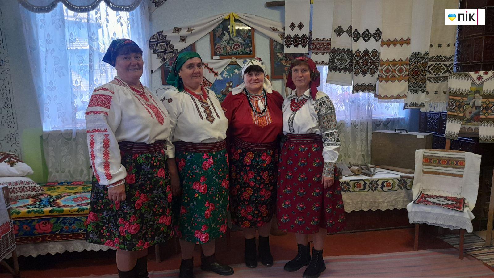 Зберегти своє українське: у селі Козарі відкрили «Хату-музей» (ФОТО) 20 IMG 2561c497eb0087cc4219ae3bdf2db701 V