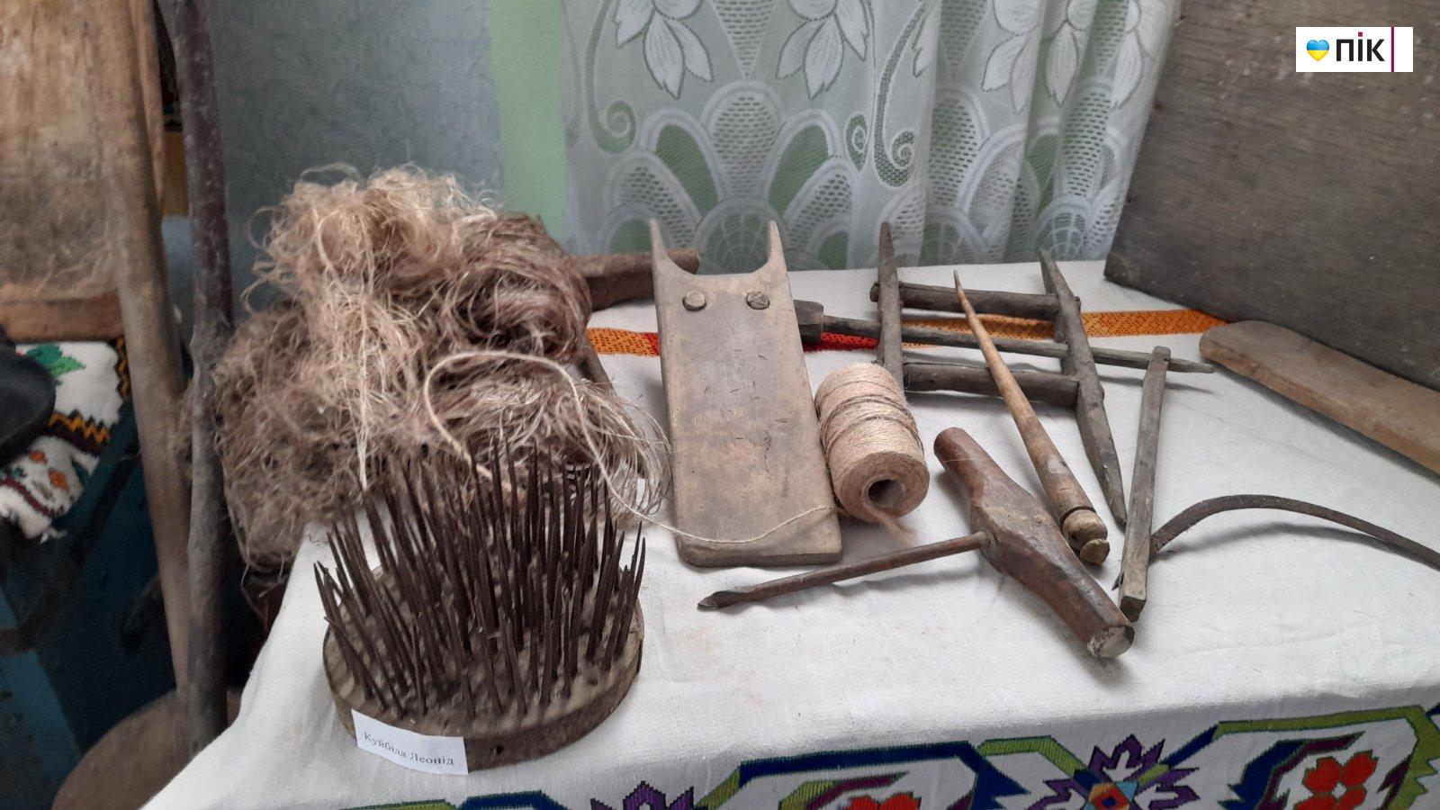 Зберегти своє українське: у селі Козарі відкрили «Хату-музей» (ФОТО) 18 IMG d23efbdef55e383e715f53aa447a85a8 V