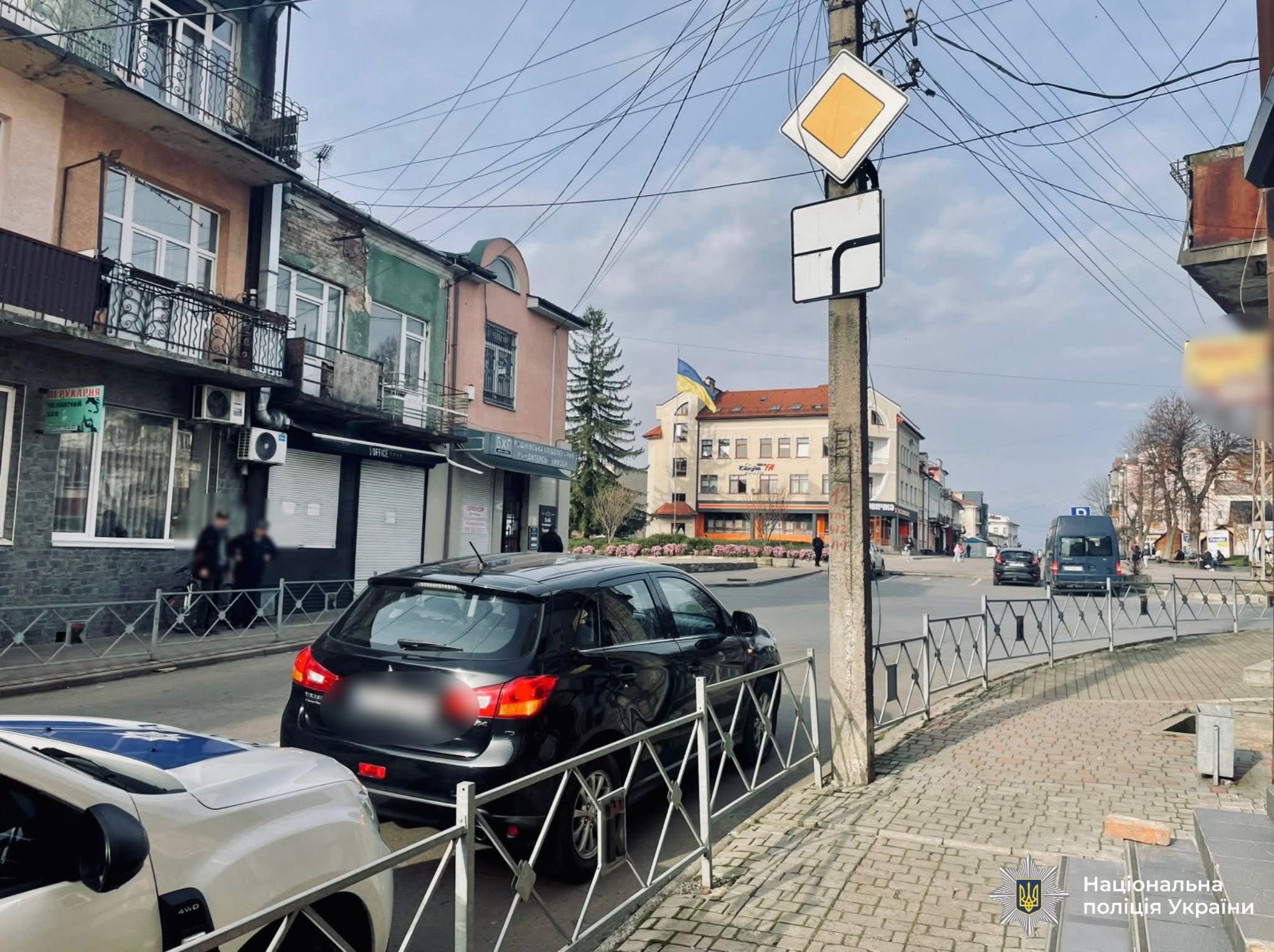 У Калуші кросовер збив чоловіка на пішохідному переході (ФОТО) 2 IMG 0184