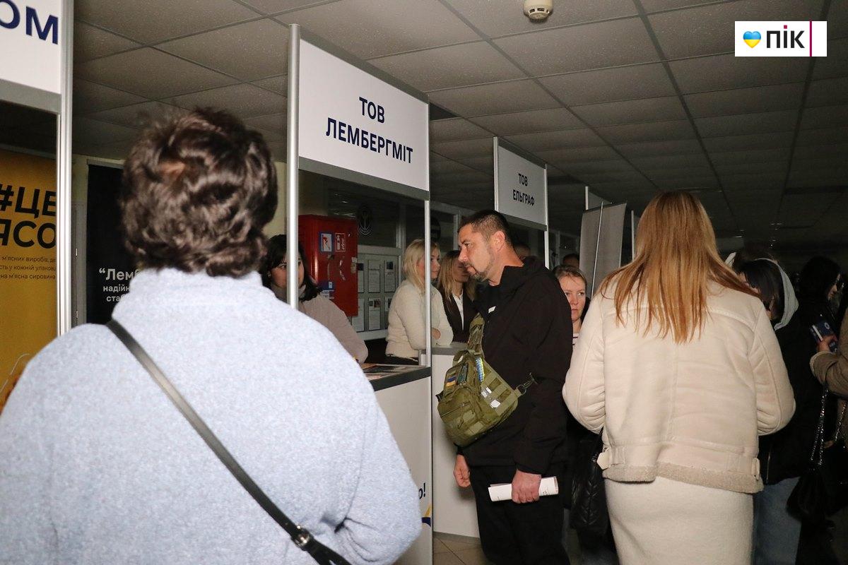 У Львові провели Кар’єрний день для ветеранів: представили можливості для працевлаштування та розвитку ветеранського бізнесу 4 IMG 0473