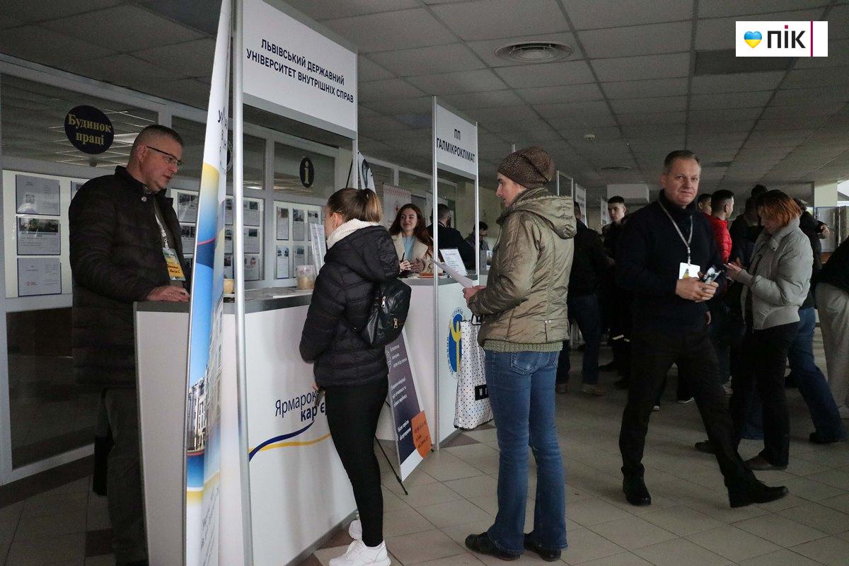 У Львові провели Кар’єрний день для ветеранів: представили можливості для працевлаштування та розвитку ветеранського бізнесу 19 IMG 0685